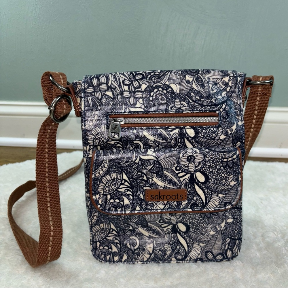 Sakroots Navy Blue Paisley Crossbody Bag 9”x7”